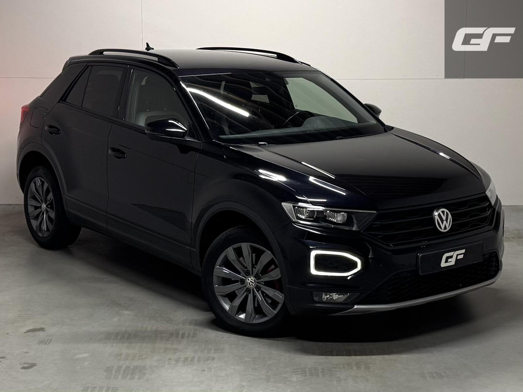 Volkswagen T-Roc Sport Virtual ACC Carplay 116PK NAP, Gebruikt, Met garantie (alle), Zwart, Origineel Nederlands