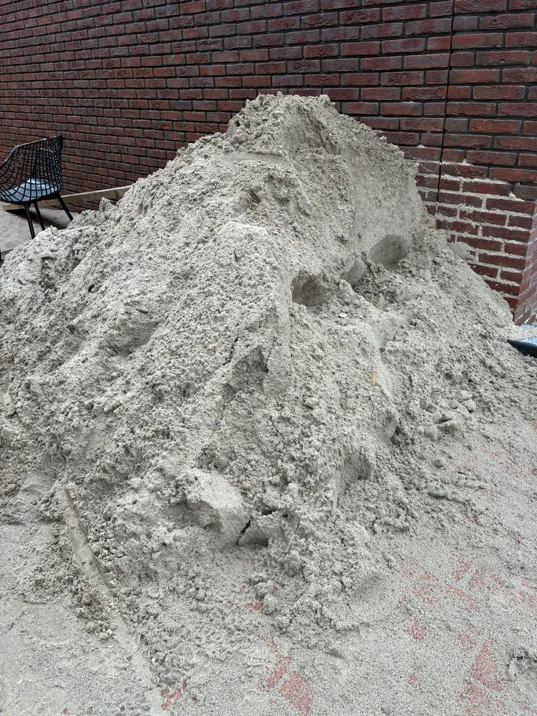 Gratis Zand Ophalen - Diverse Toepassingen, Tuin en Terras, Zand, Ophalen, Zo goed als nieuw, Ophoogzand