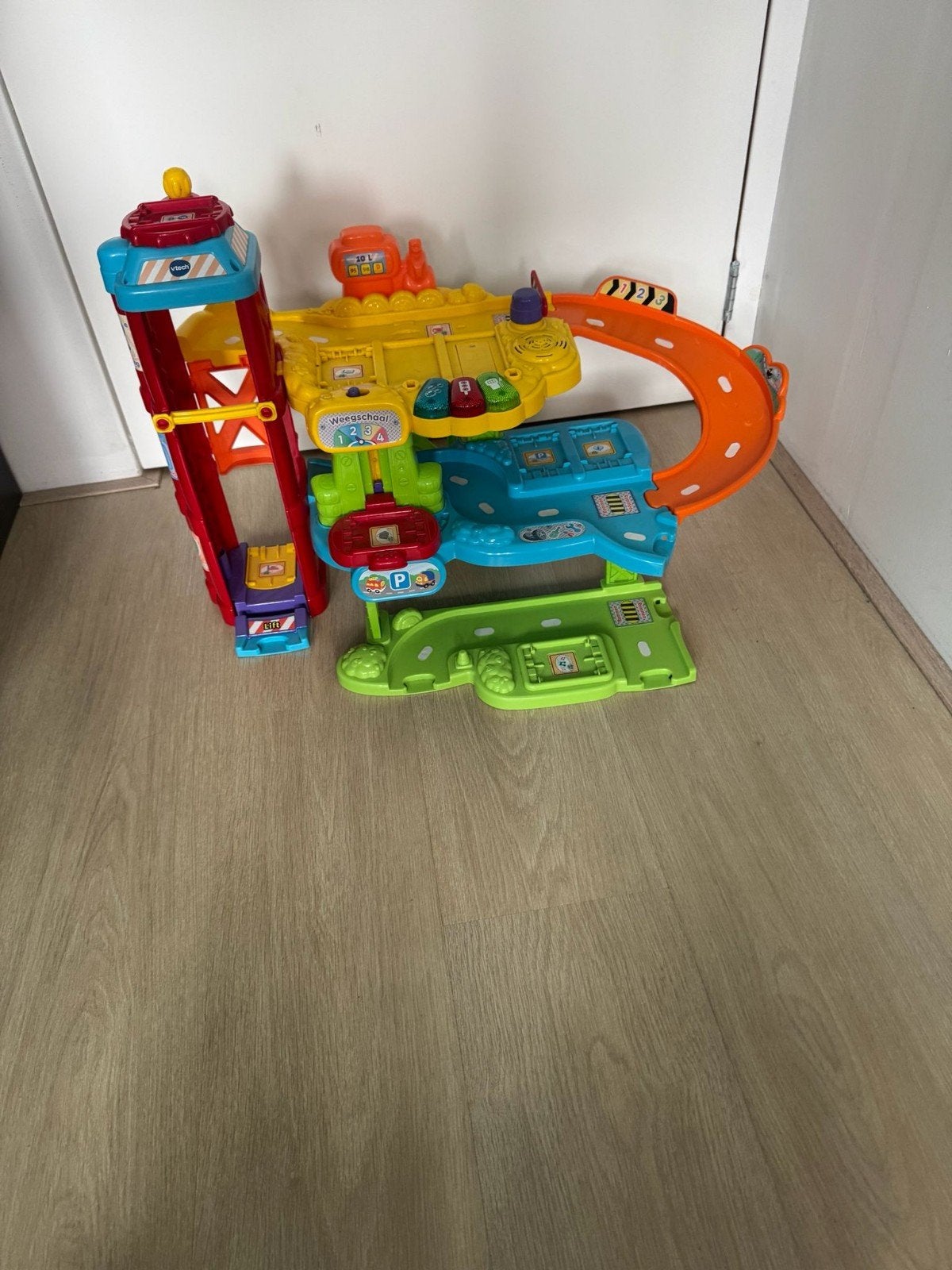 Vtech Garage met geluid en lift, Ophalen of Verzenden, Zo goed als nieuw, Handmatig, Overige merken