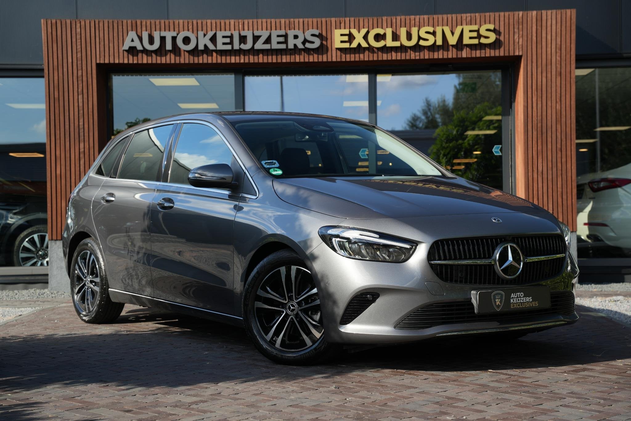 Mercedes-Benz B-klasse 180 Progressive Line Advanced Trekhaa, Auto's, 136 pk, Gebruikt, 4 cilinders, Bedrijf