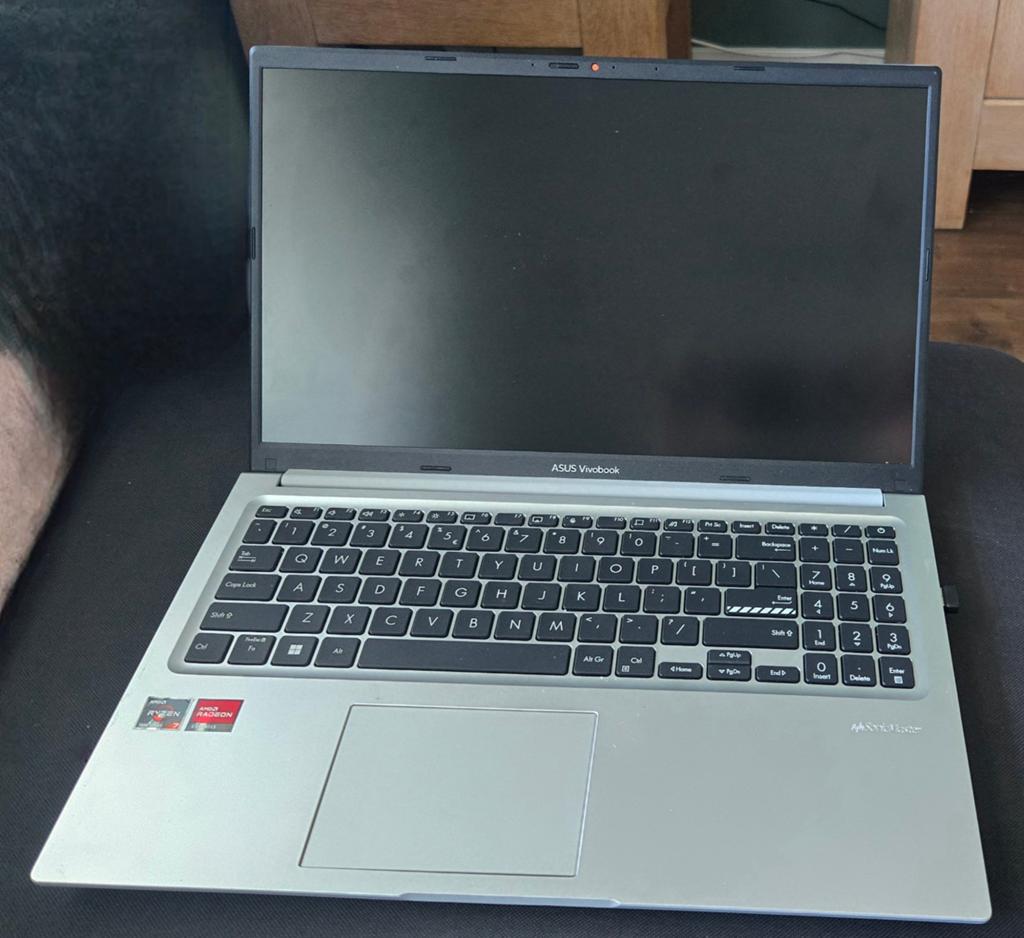 ASUS Vivobook 15 M1502YA-NJ2 - Gebruikt, Computers en Software, Laptop-opladers, Gebruikt, Ophalen