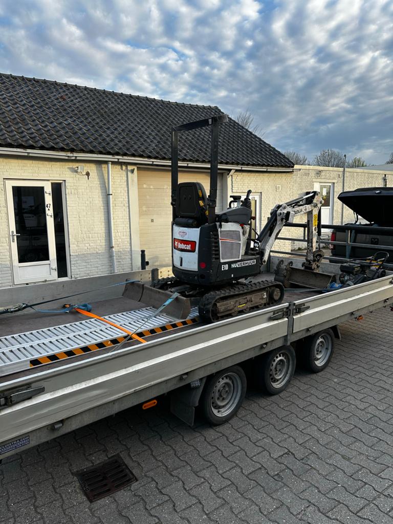 Transport van materialen machines auto’s caravans etc. NL EU, Ophalen, Overige typen, Transport, Info@handelsonderneming-plas.nl