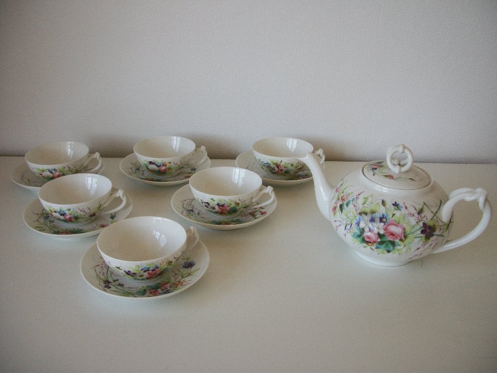 Servies Thee - Theepot, 6 Kop en schotels - Bloem - zgan, Klassiek, Ophalen of Verzenden, Zo goed als nieuw, Porselein