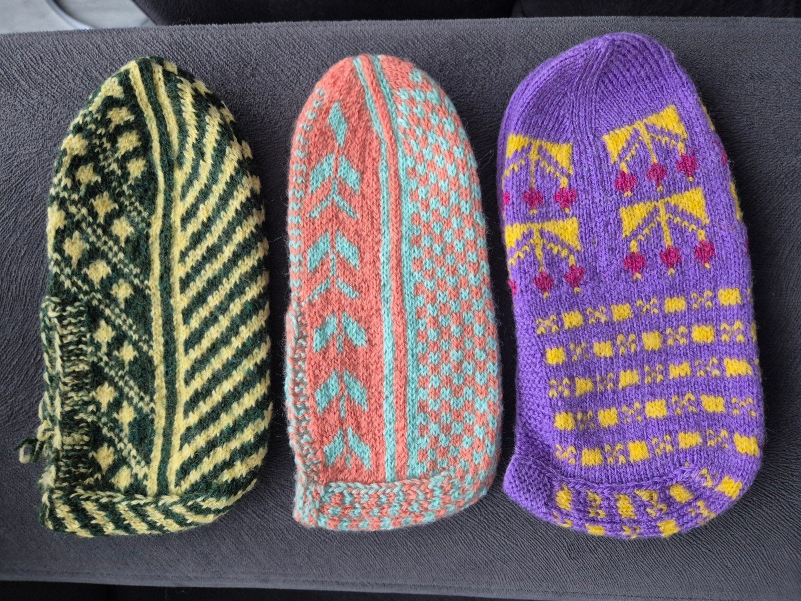 Handgemaakte gebreide pantoffels - Diverse kleuren en maten, Kleding | Dames, Overige kleuren, Nieuw, Ophalen of Verzenden, Handgemaakt