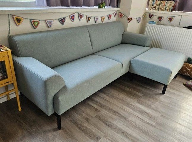 Rolf Benz Linea 4-zitsbank 245 cm met hocker in groenblauw, Ophalen, 75 tot 100 cm, Zo goed als nieuw, Rechte bank