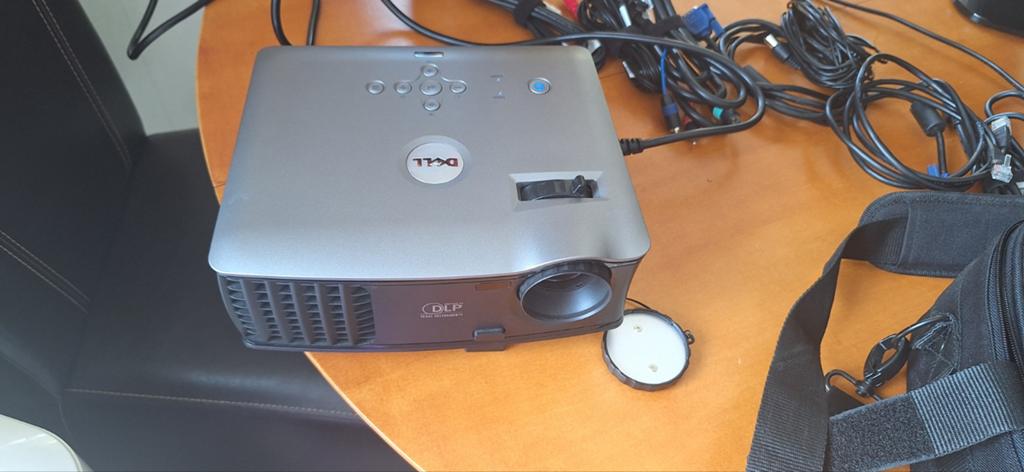Dell 1800 MP projector, Audio, Tv en Foto, Beamers, Ophalen of Verzenden, Gebruikt, DELL