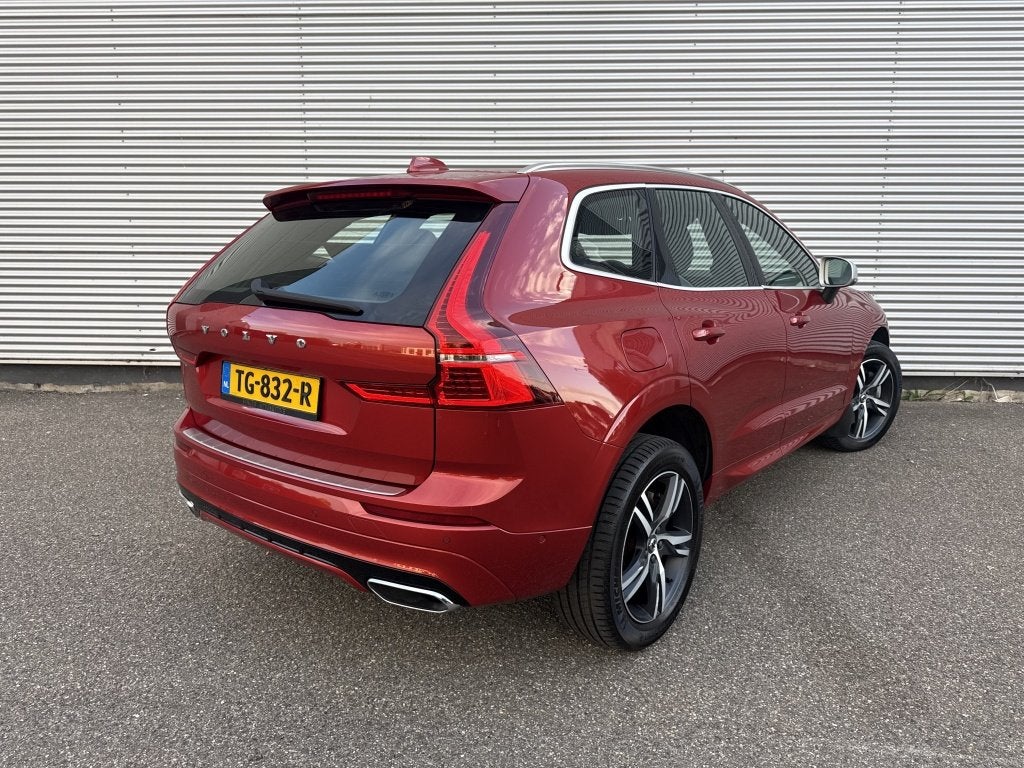 Volvo XC60 2.0 T8 TE AWD R-Design Pano Luchtvering Trekhaak, Auto's, Volvo, Gebruikt, Euro 6, 4 cilinders, 2039 kg