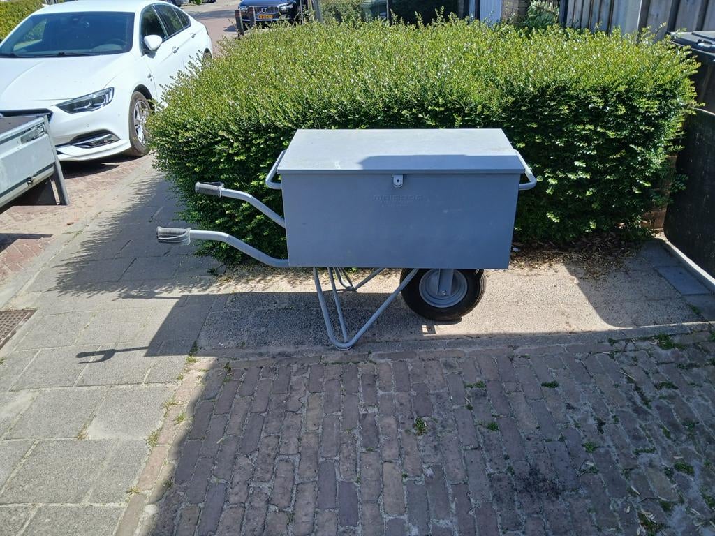 Stevige kruiwagen met opbergkist - Ideaal voor gereedschap, Tuin en Terras, Kruiwagens, Ophalen, Matador, Handmatig, Gebruikt