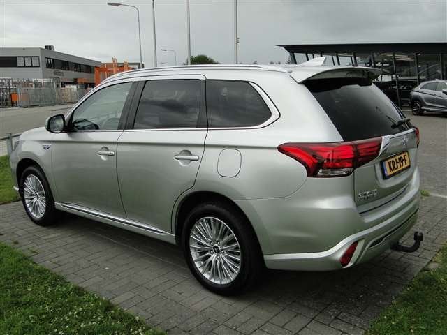 Mitsubishi Outlander 2.4 DOHC MIVEC PHEV 240pk | RIJKLAARPRI, Auto's, Automaat, 12 maanden, 135 pk, Overige brandstoffen