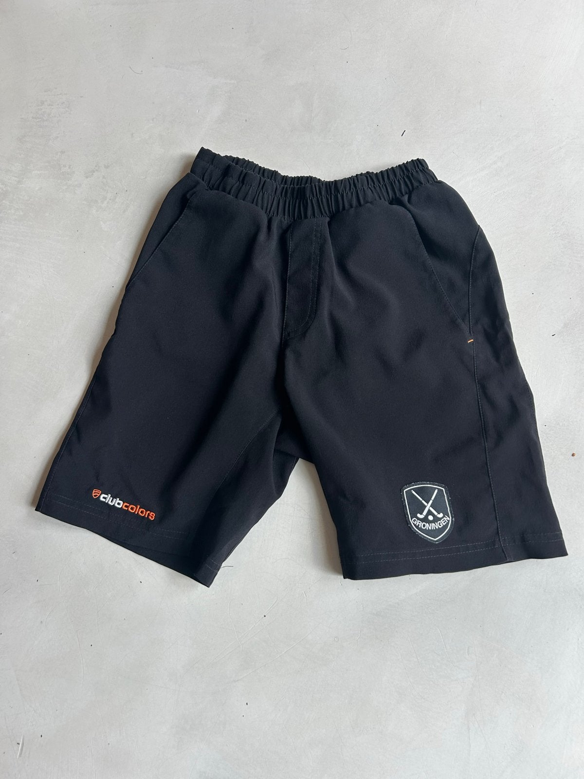 Zwarte sportbroekje HC Groningen mt 152 voor jongens, Ophalen, Gebruikt, Jongen, Sport- of Zwemkleding