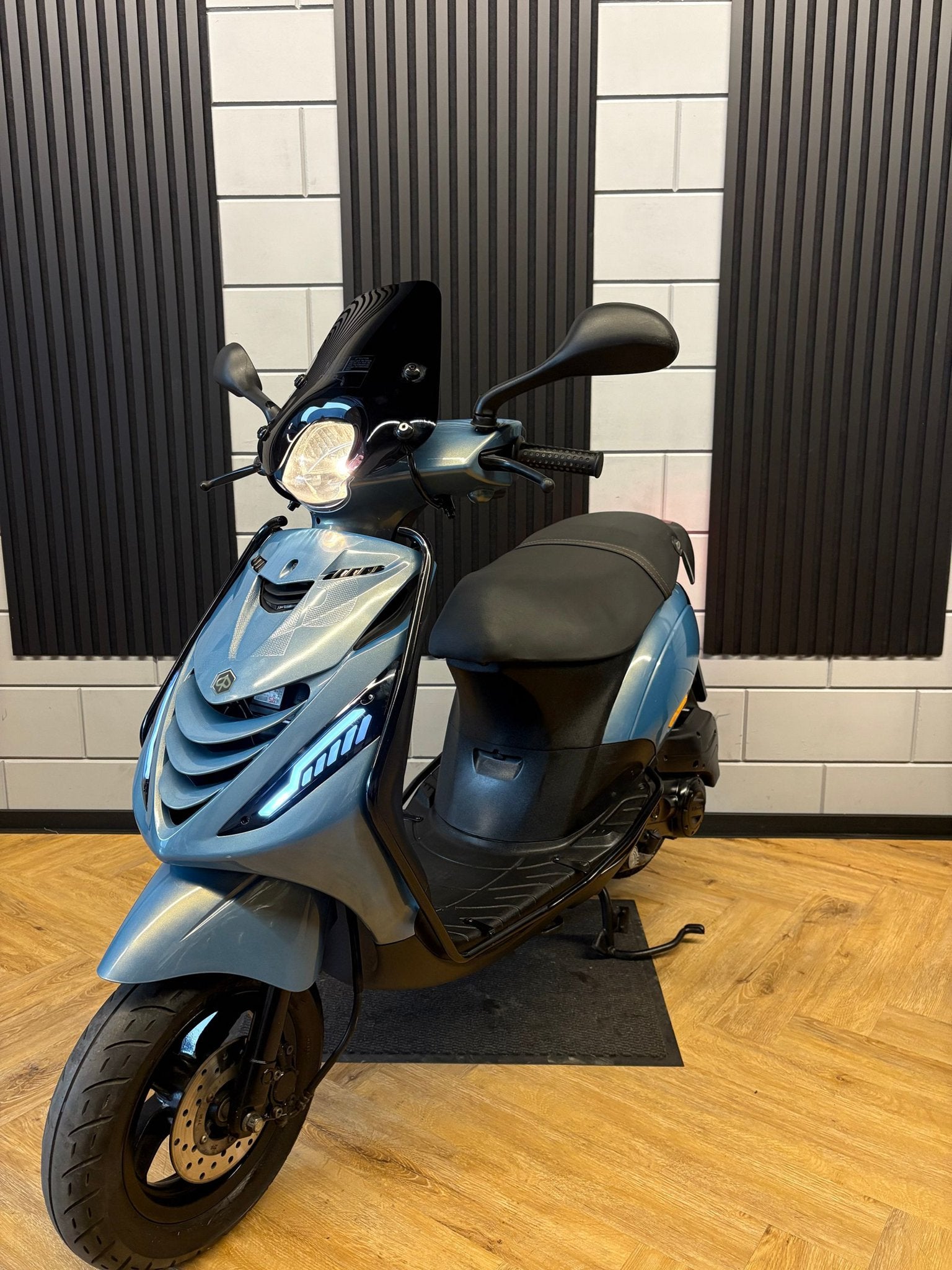 PIAGGIO ZIP 4T 3V SNOR/BROM 2018 FULL OPTION BLUE GREY, Fietsen en Brommers, -, -, Zip, Ophalen of Verzenden