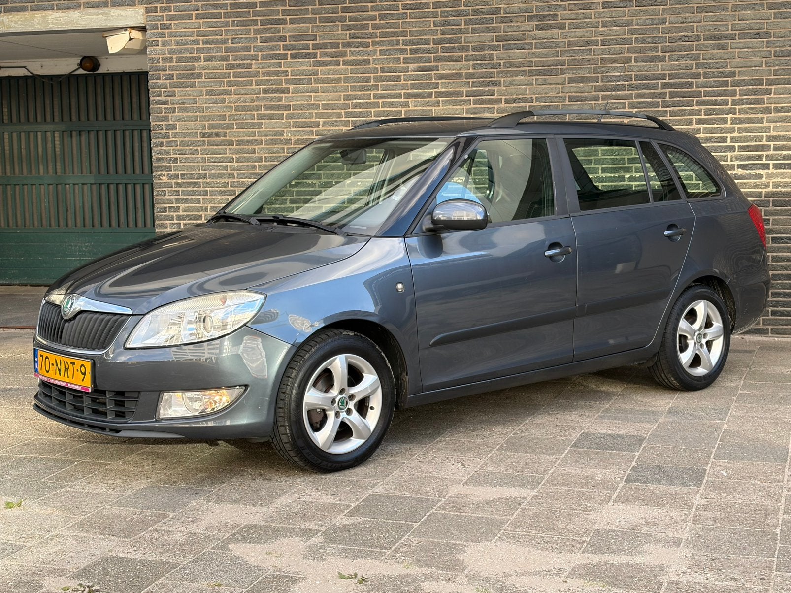 Skoda Fabia 1.2 TDI 55KW Combi 2010 Nap✅Nieuwe Apk Trekhaak, Auto's, Zwart, 1199 cc, Origineel Nederlands, Zilver of Grijs
