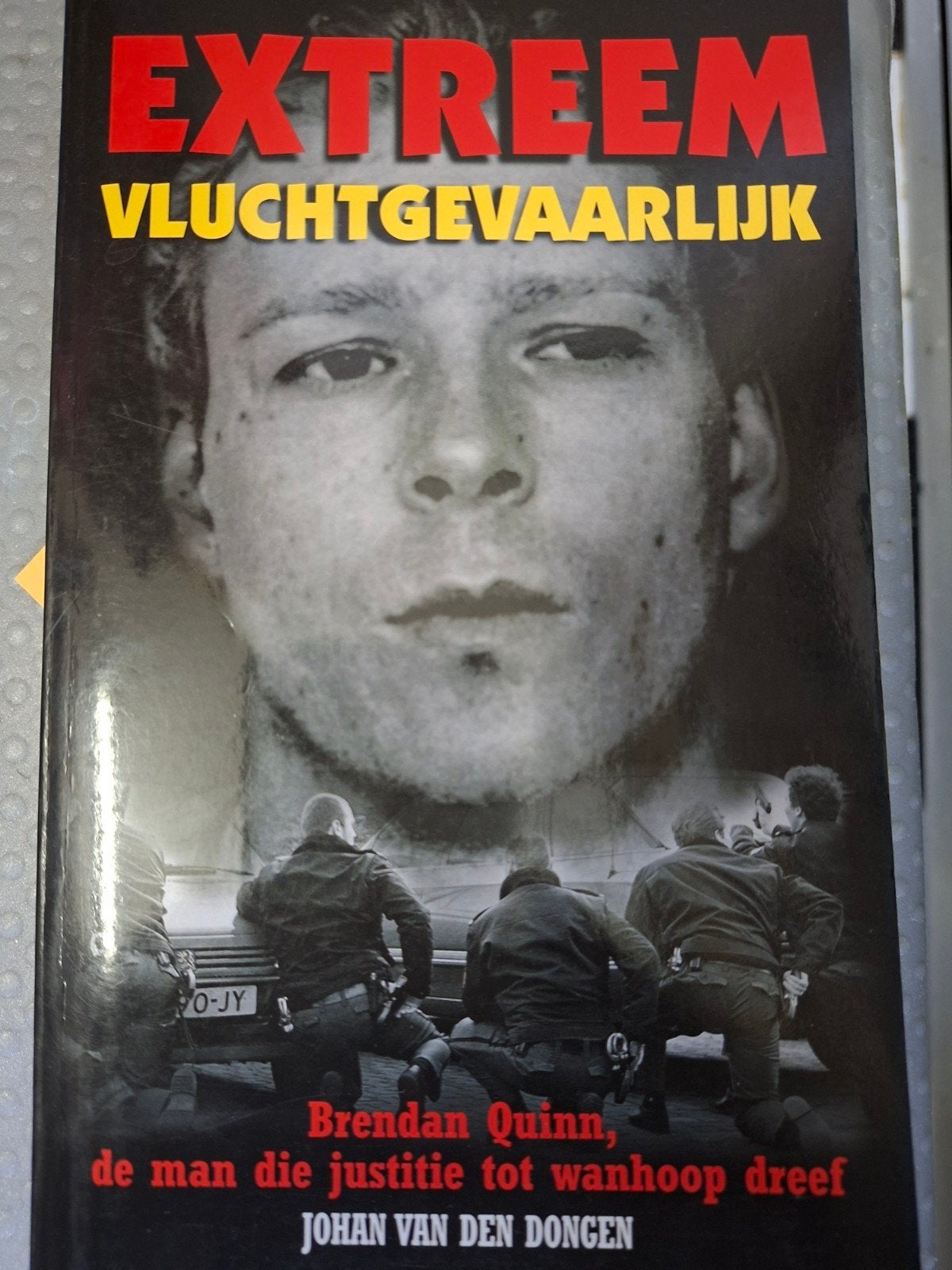 EXTREEM VLUCHTGEVAARLIJK - Brendan Quinn, Ophalen of Verzenden