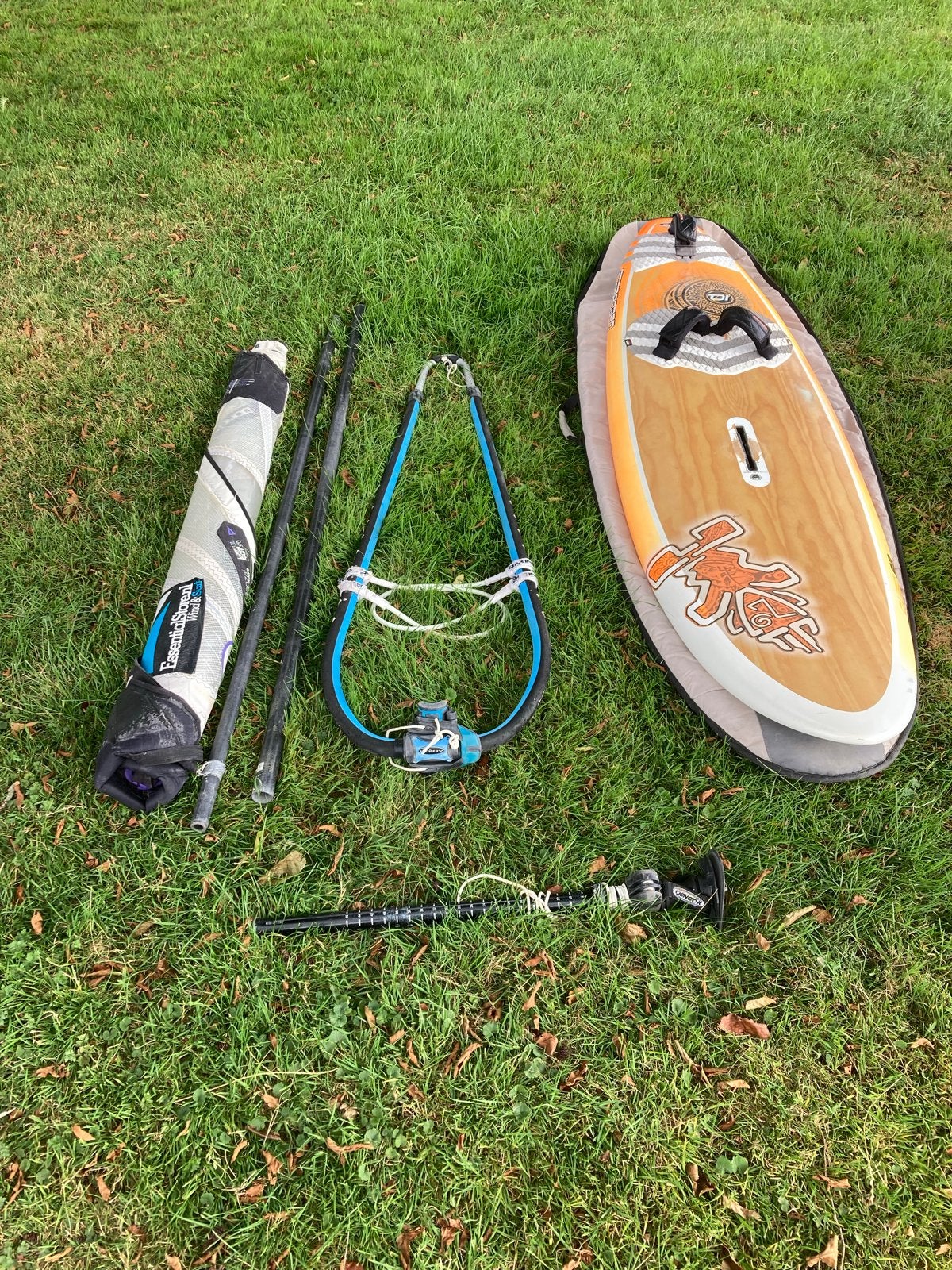 Complete windsurfset Starboard Quad 82 L 3.9 Goya zeil