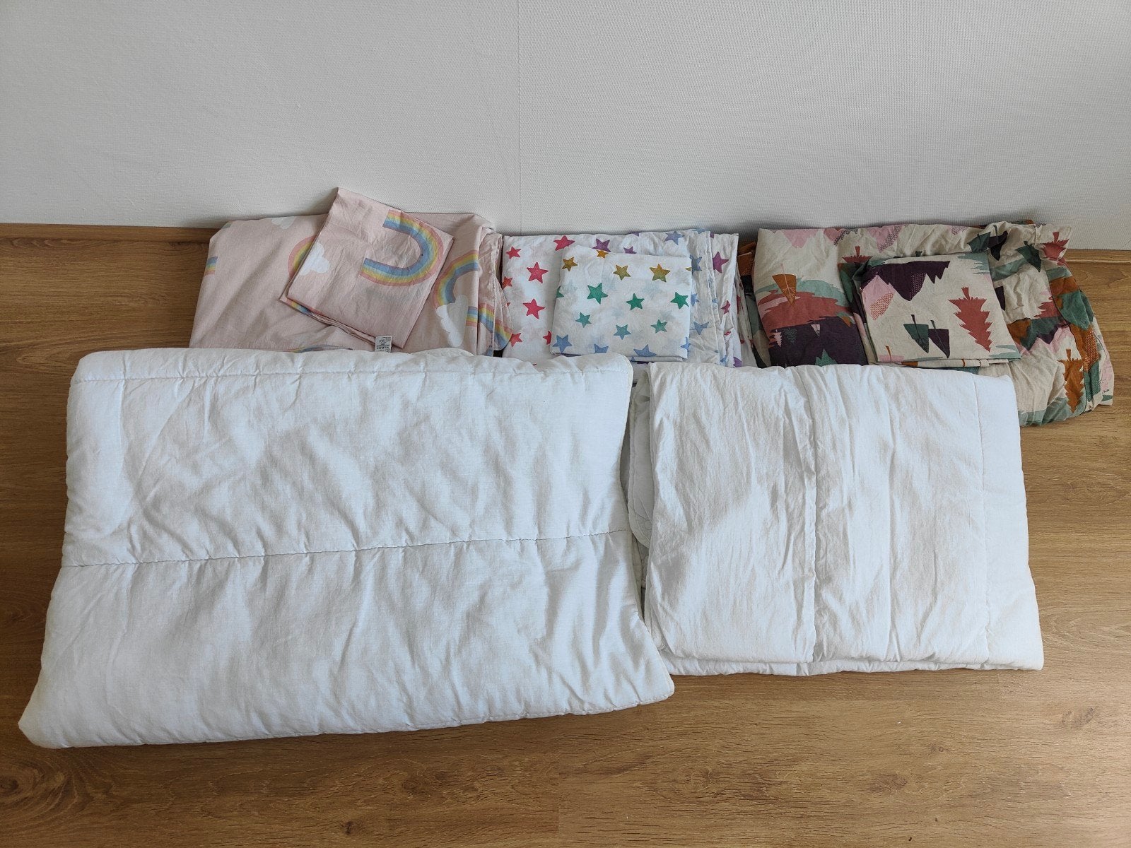 Hema 4-seizoenen dekbed met hoezen en kussenslopen, Gebruikt, Jongetje of Meisje, Wit, Ophalen of Verzenden