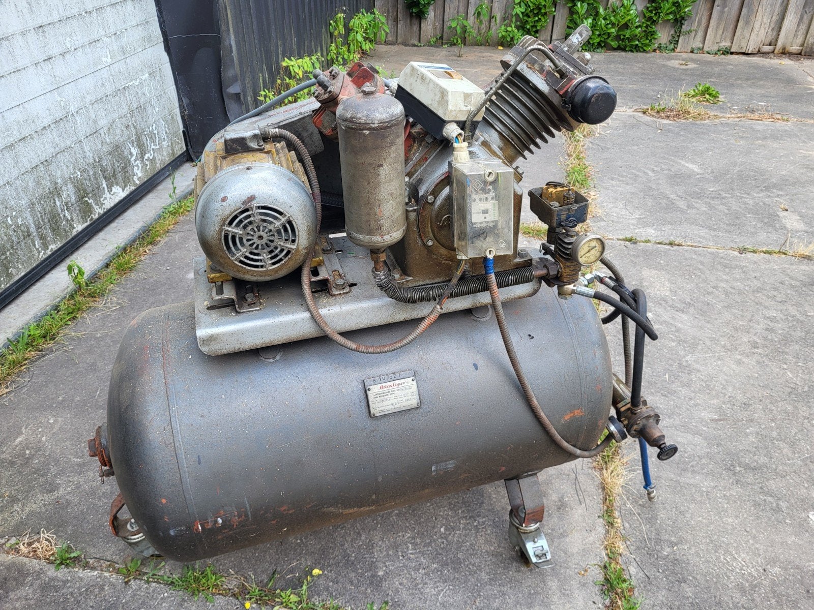 Atlas Copco compressor, Doe-het-zelf en Verbouw, Compressors, 100 liter of meer, Ophalen, Gebruikt