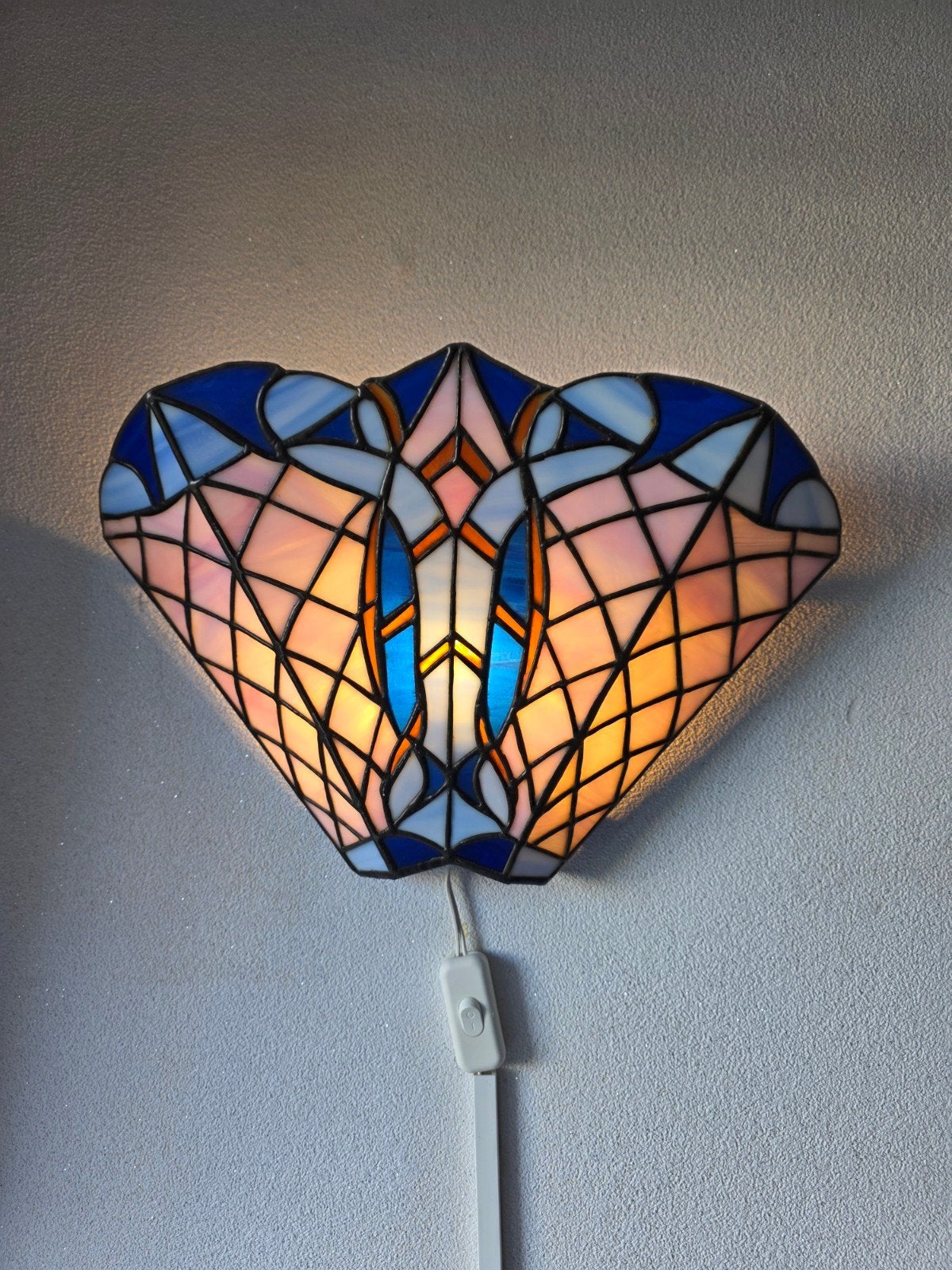 2 glas in lood stijl wandlampen met snoer en schakelaar, Huis en Inrichting, Ophalen, Meerkleurig, Glas, Wandlamp