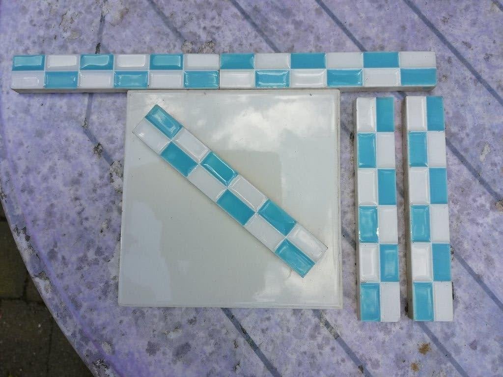 200 antieke geblokte randtegels 15.2 x 2.1cm turquoise wit