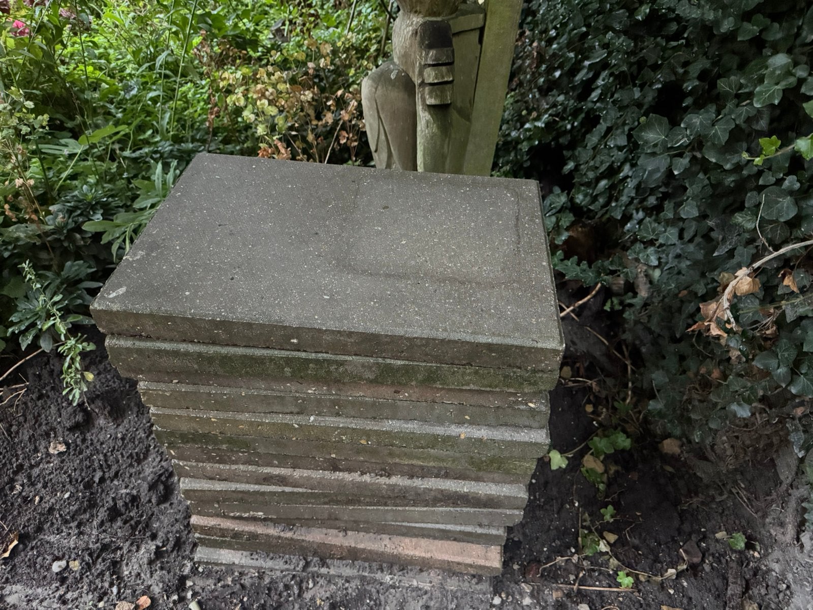 Gratis afhalen 14 betonnen tegels 40x60x5cm, Ophalen, Gebruikt, Beton, Terrastegels