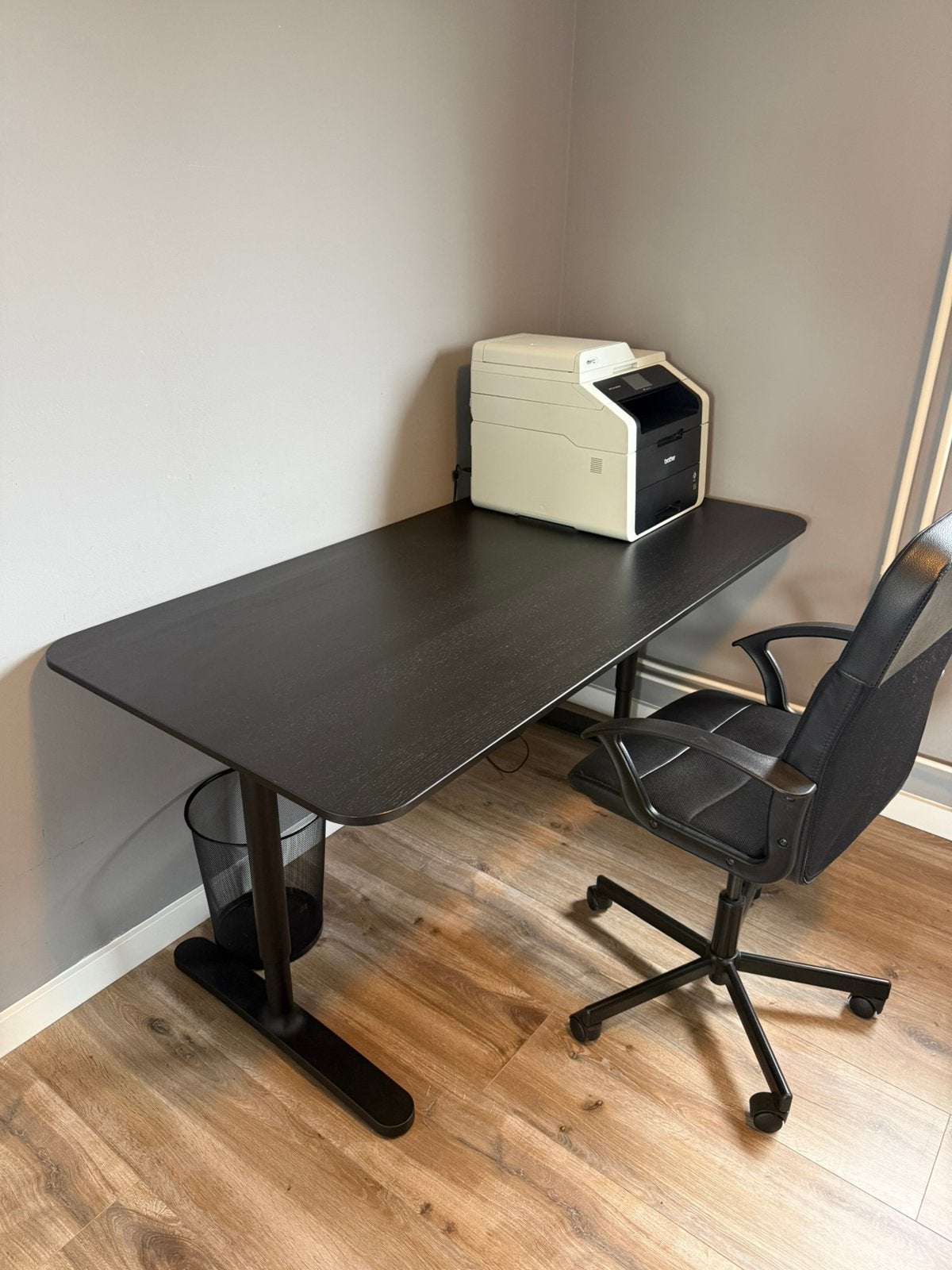 Bureautafel en stoel, Ophalen, Zo goed als nieuw