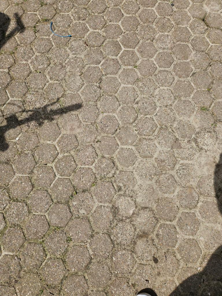 Gebruikte bestrating, honingraatmotief, Ophalen, Gebruikt, 10 m² of meer, Beton