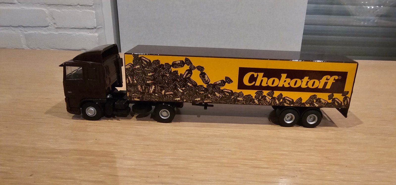 TE KOOP MOOIE LIONTOYS DAF 95 XF CHOKOTOFF  SCHAAL1:50

SCH, Ophalen of Verzenden, Zo goed als nieuw, Bus of Vrachtwagen, Lion Toys