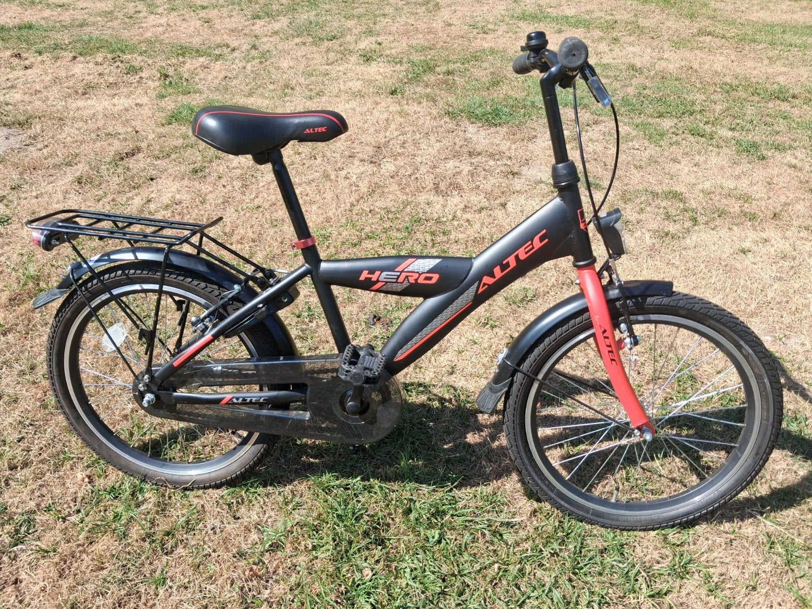 Altec Hero kinderfiets 24 inch - Zwart/Rood, Ophalen, Altec, Gebruikt, Terugtraprem