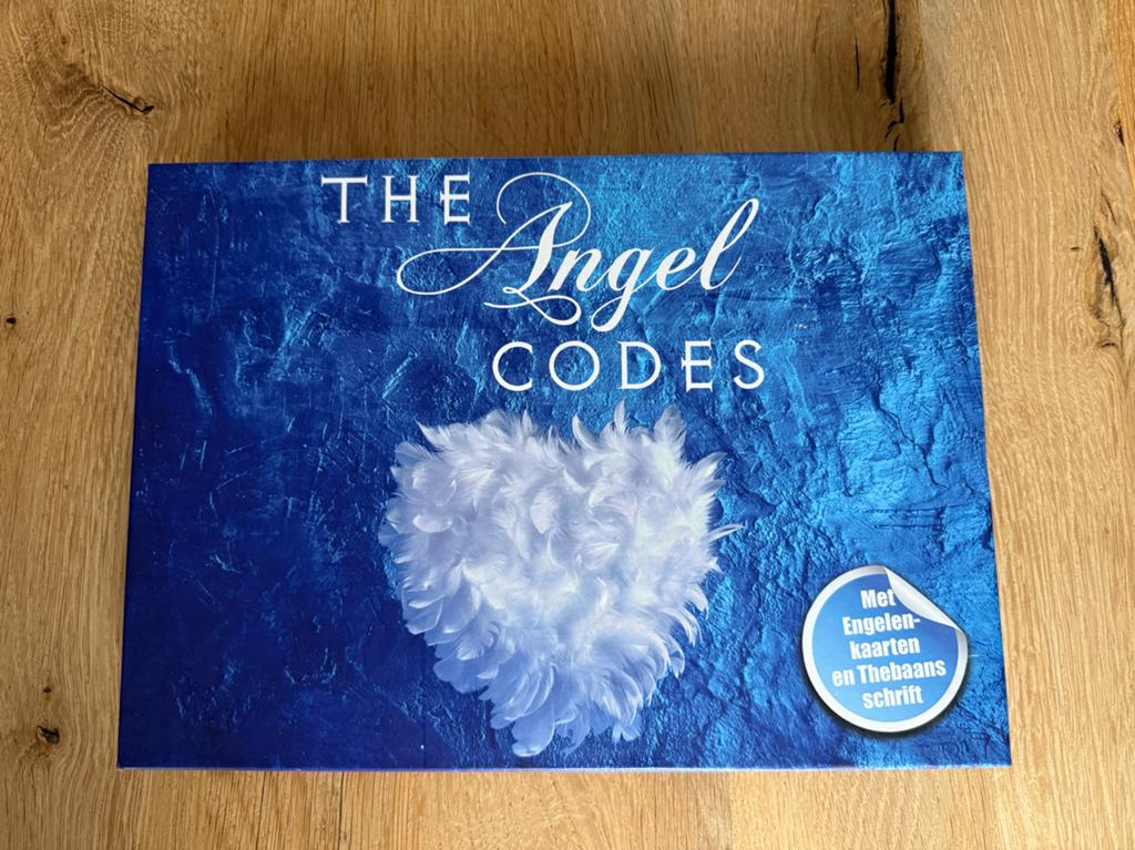 The Angel Codes - Boek en Kaarten Set, Ophalen of Verzenden, Zo goed als nieuw, Spiritualiteit algemeen, Instructieboek