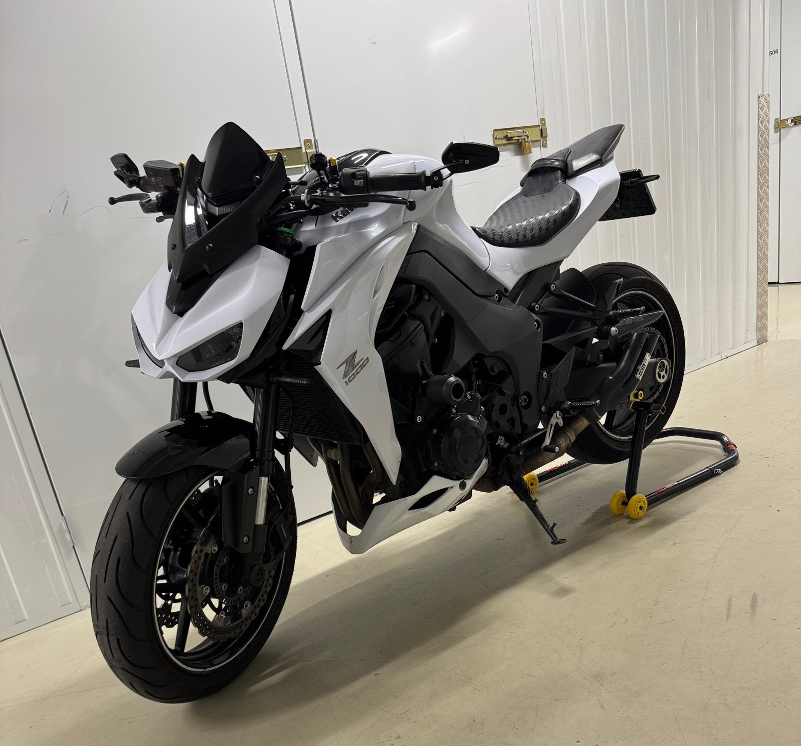 Kawasaki Z1000 - 2016 - Wit - 32Dkm, Motoren, Motoren | Kawasaki, 1046 cc, Occasion, 4 cilinders, Motorrijbewijs A