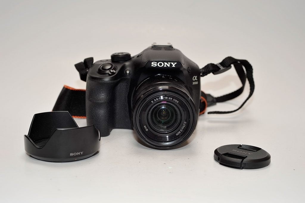 Sony Alpha 3000 - Compacte Systeemcamera (1084 clicks), Audio, Tv en Foto, Ophalen, Zo goed als nieuw, Sony, 20 megapixels