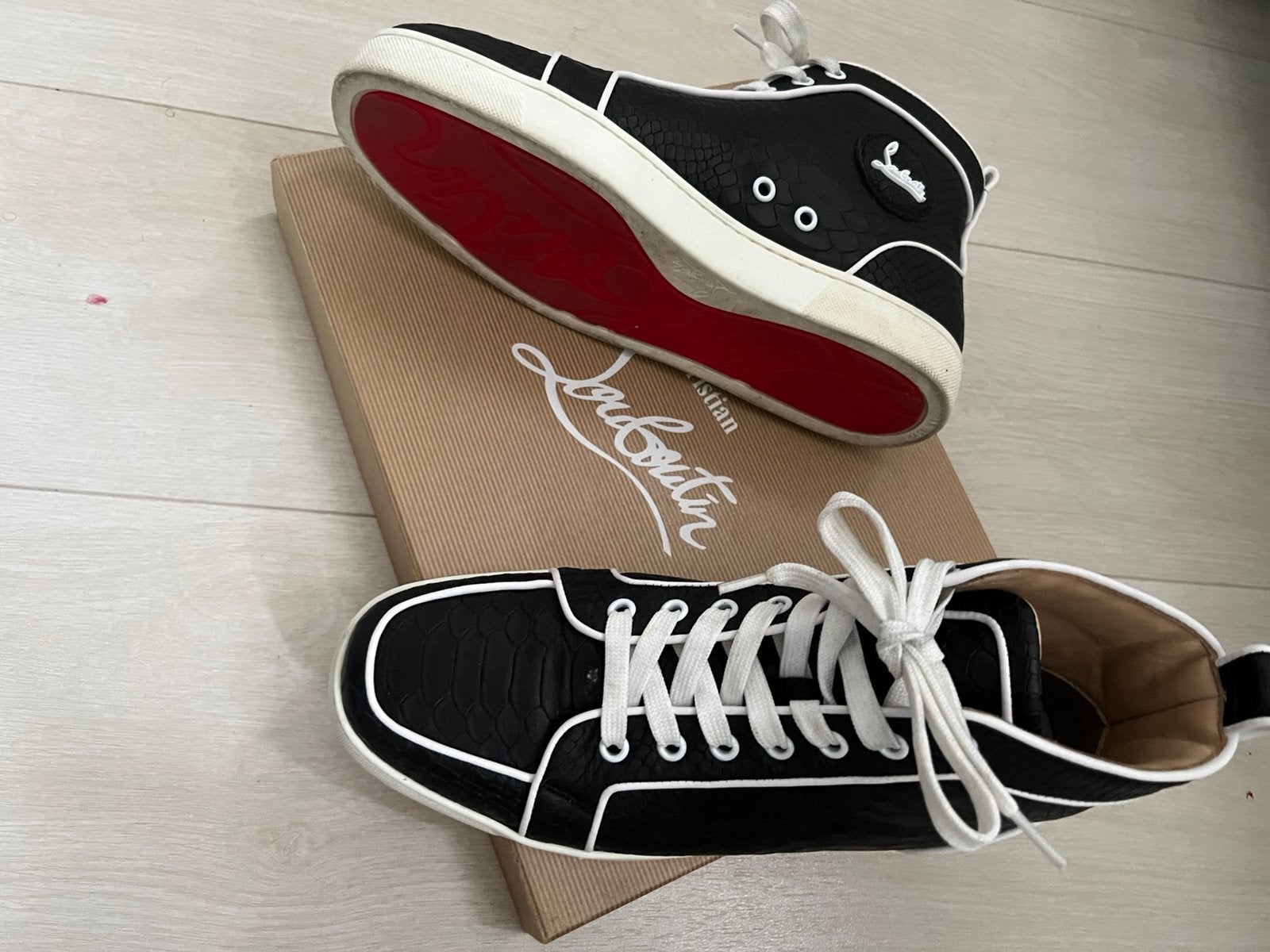 Christian Louboutin maat 40, Ophalen of Verzenden, Zo goed als nieuw