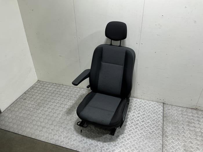 Stoel links van een Renault Master (Master 4 19-), Auto-onderdelen, Interieur en Bekleding, 12 maanden garantie, Gebruikt, -, Renault