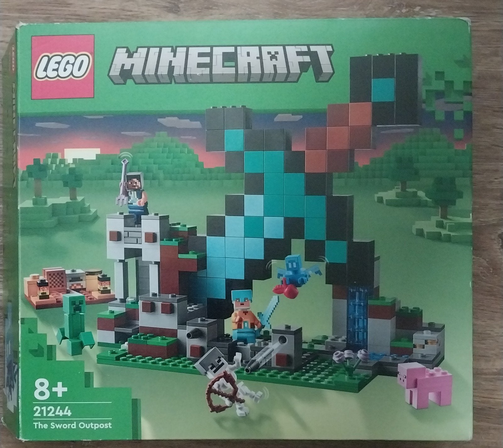 LEGO minecraft 21244 The Sword Outpost - Compleet met doos, Minecraft, Lego, Ophalen of Verzenden, Zo goed als nieuw