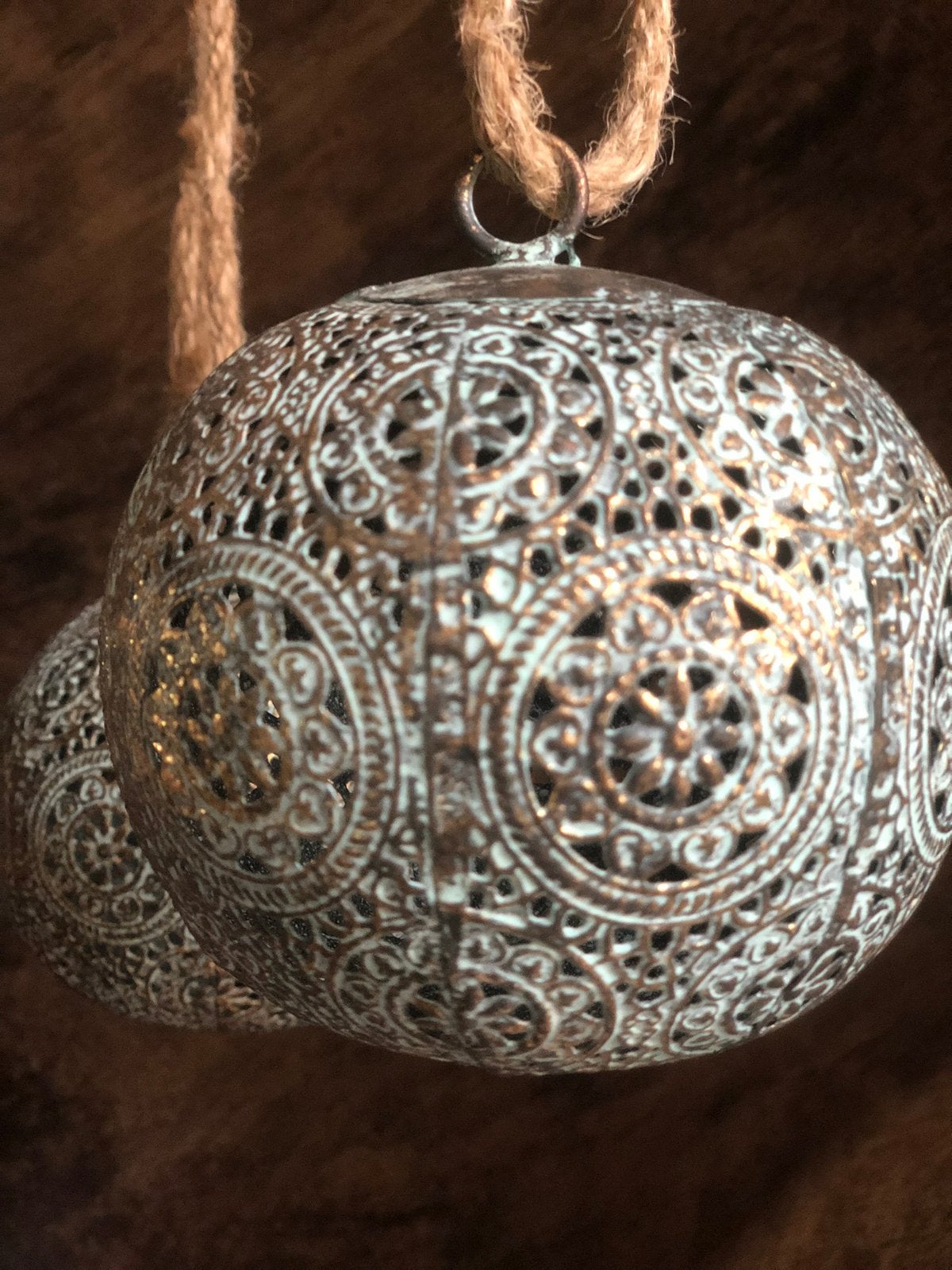 Set (2stuks) opengewerkte india oosterse decoballen, Huis en Inrichting, Ophalen of Verzenden, Zo goed als nieuw