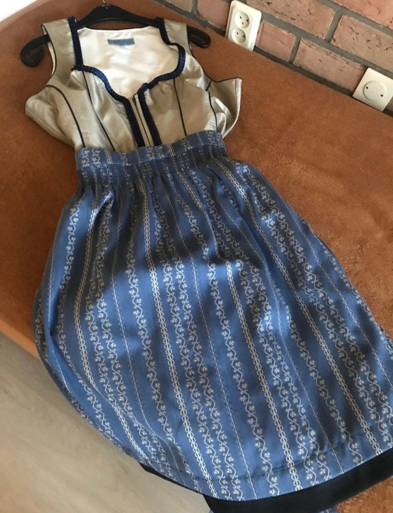 Mooie nieuwe dirndl, Maat 42/44 (L), Nieuw, Ophalen of Verzenden, Kleding
