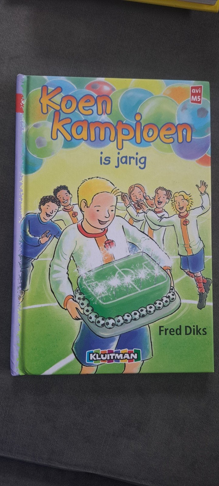 Koen Kampioen is jarig - Fred Diks (AVI M5), Boeken, Kinderboeken | Jeugd | 10 tot 12 jaar, Ophalen, Zo goed als nieuw, Fred Diks