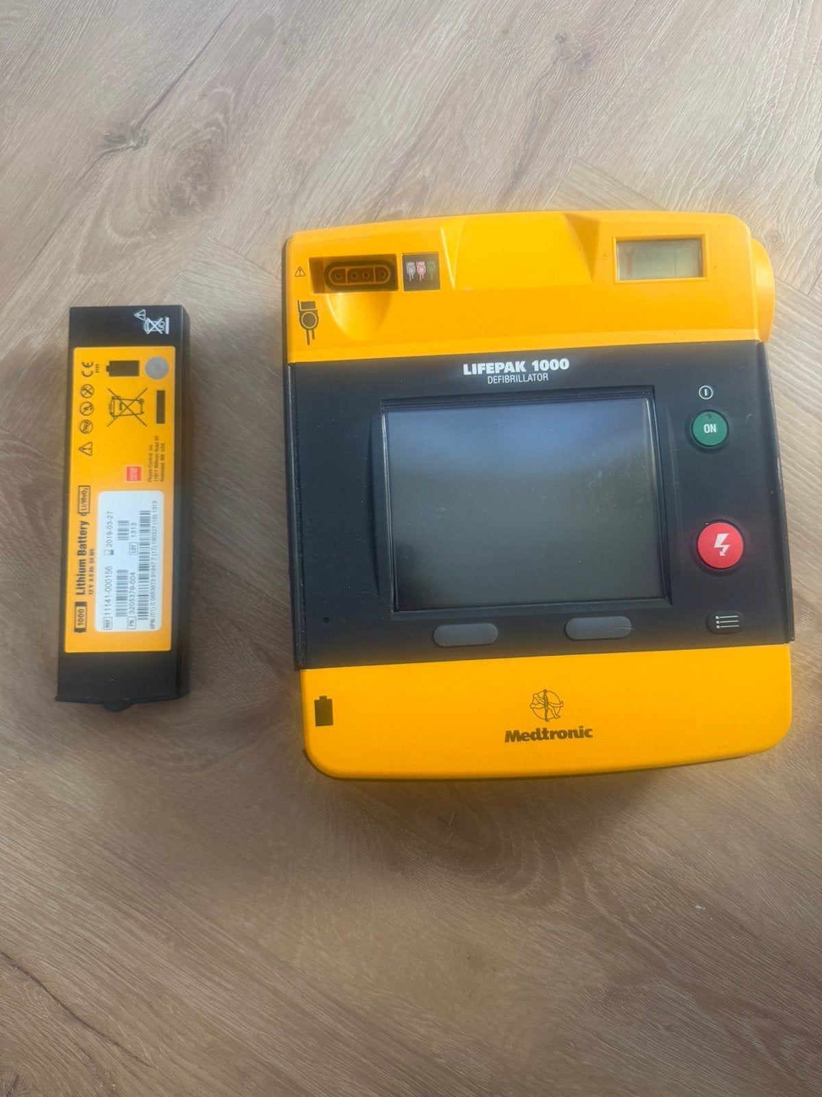 Defirbrilator medtronic lifepack 1000, Diversen, Ophalen of Verzenden, Zo goed als nieuw