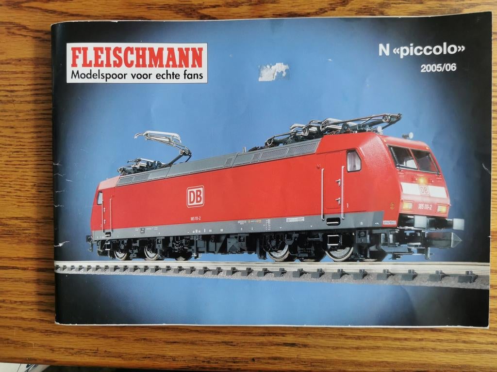 Fleischmann N Piccolo Catalogus 2005/06, Hobby en Vrije tijd, Modeltreinen | N-Spoor, Gelijkstroom, Fleischmann, Analoog, Zo goed als nieuw