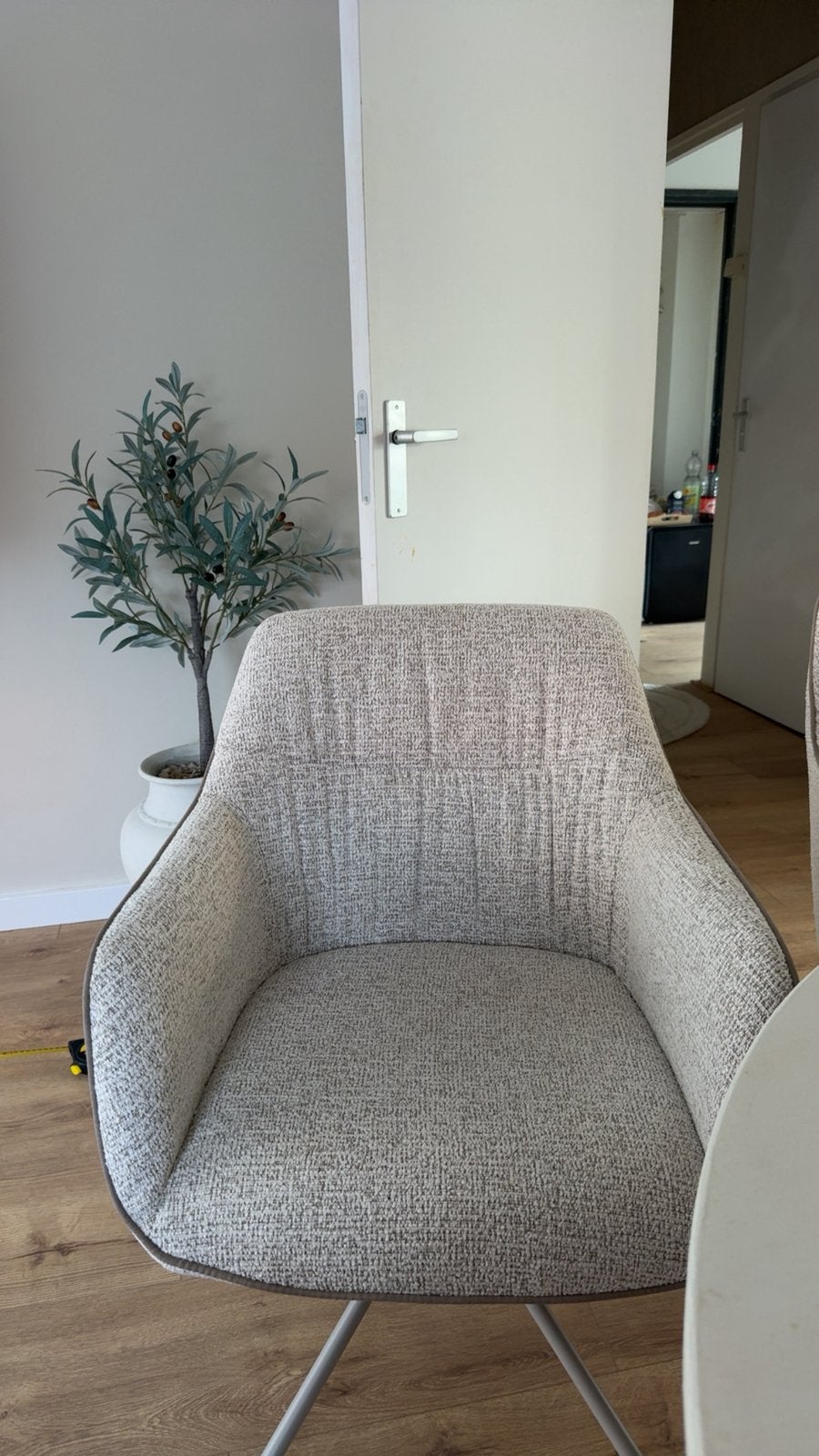 Eettafelstoelen van de kwantum sand/beige, Huis en Inrichting, Fauteuils, Ophalen, Zo goed als nieuw, 50 tot 75 cm