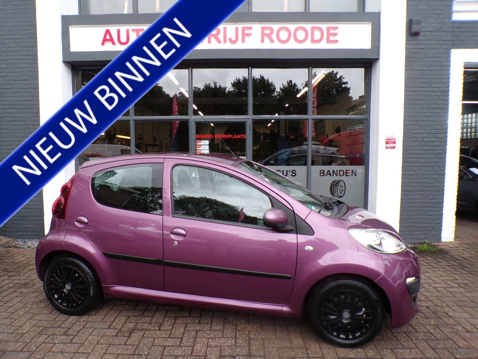 Peugeot 107 1.0 12V 5-Drs Automaat NW APK! (bj 2012), Auto's, Peugeot, Euro 5, Gebruikt, Overige kleuren, Met garantie (alle)