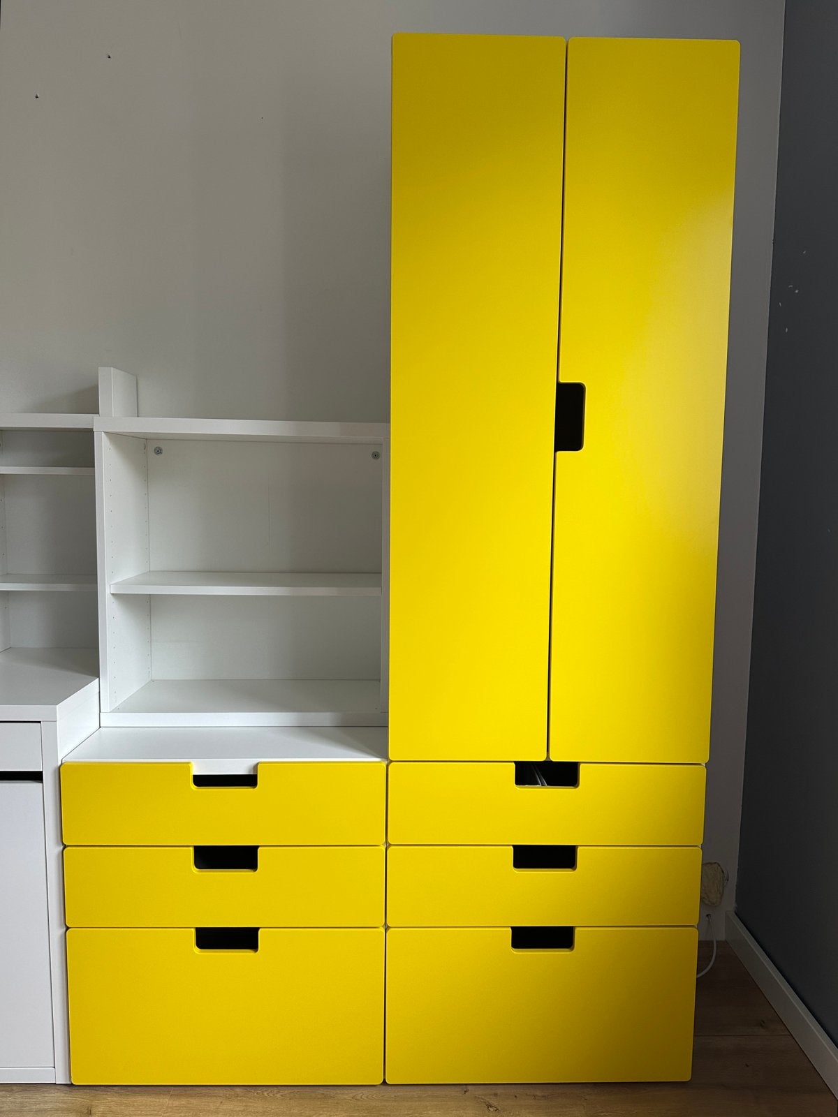 Ikea Stuva Malad kledingkast + boekenkast wit geel, Kinderen en Baby's, Kinderkamer | Commodes en Kasten, Ophalen, Minder dan 75 cm