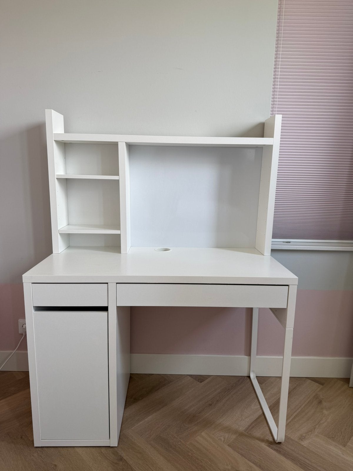 IKEA Micke bureau met opzetstuk, Huis en Inrichting, Bureaus, Ophalen, 105 cm, Gebruikt, 50 cm