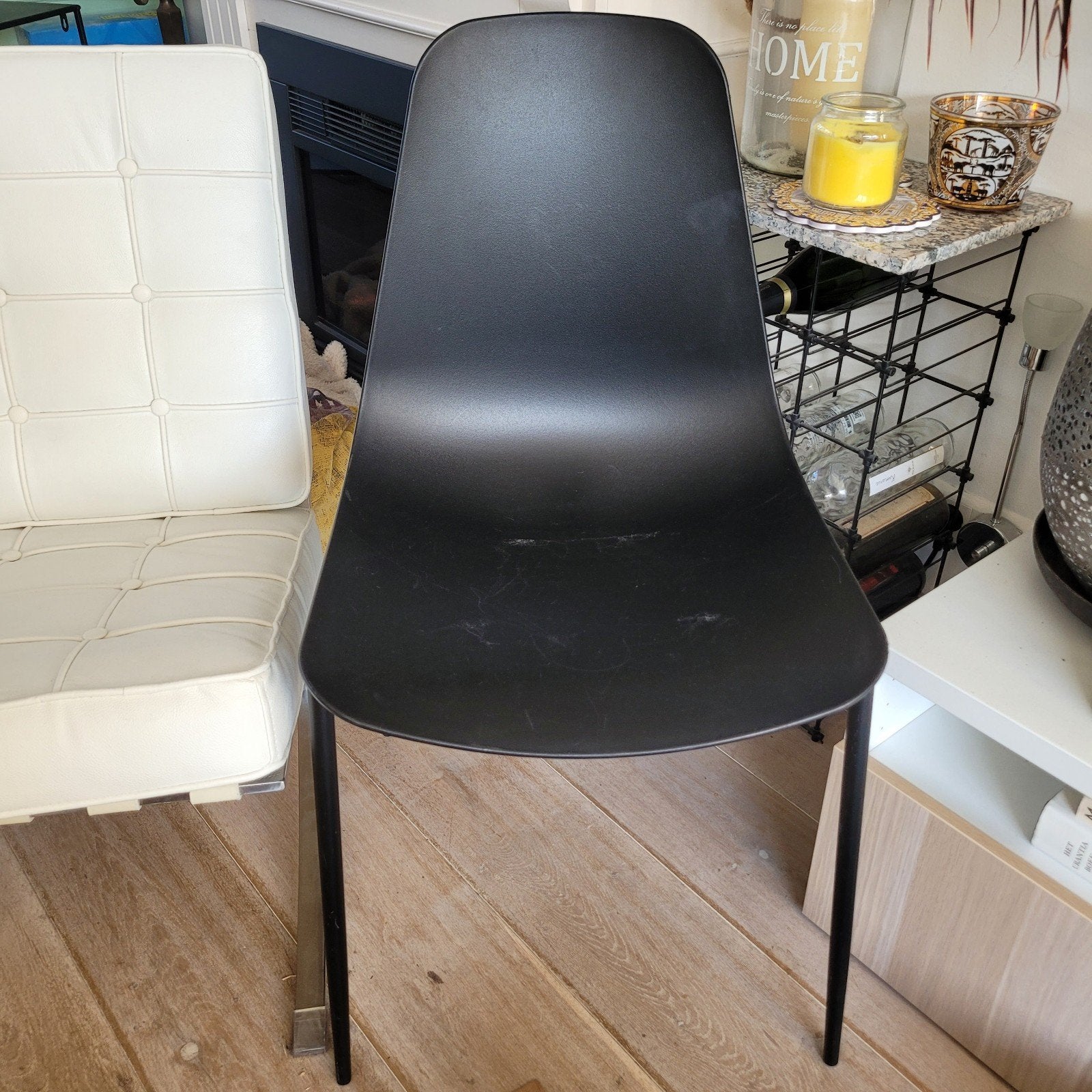 4 kunststof stoelen met gepoedercoate poten, Ophalen, Kunststof, Gebruikt, Wit