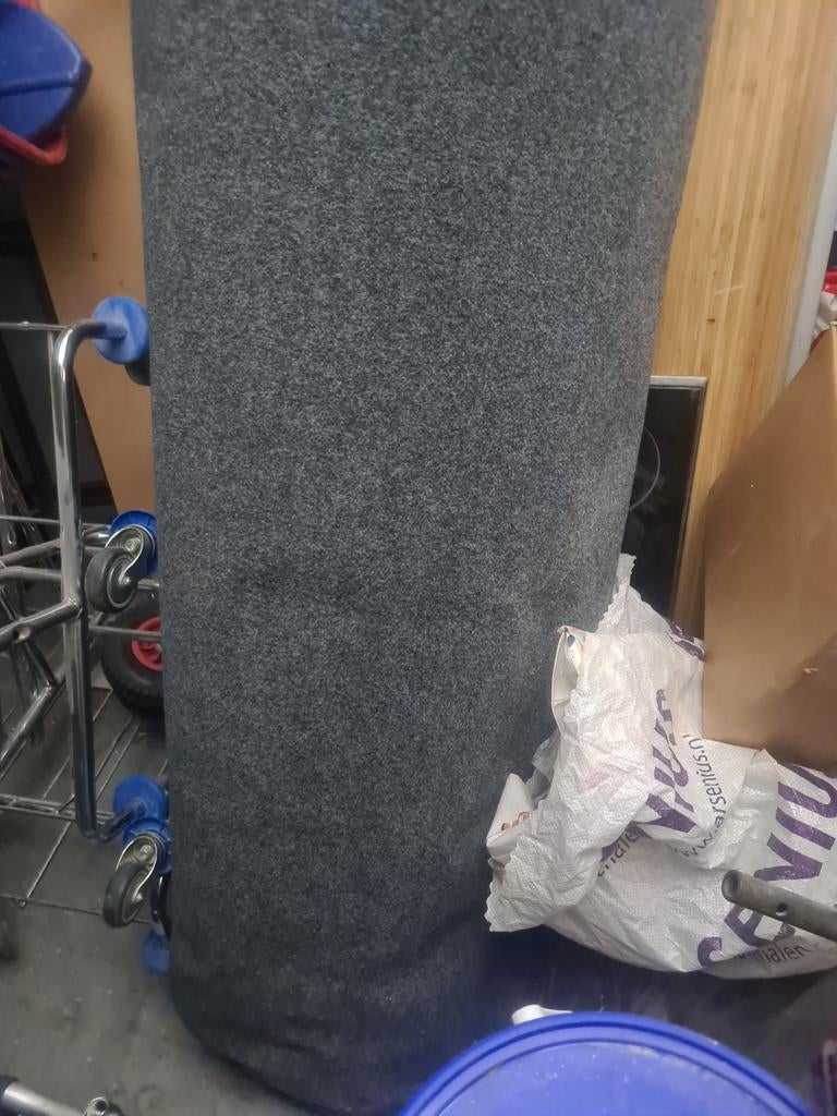 Grijze tapijtrol - Nieuwstaat, Ophalen, 100 tot 150 cm, 200 cm of meer, Zo goed als nieuw