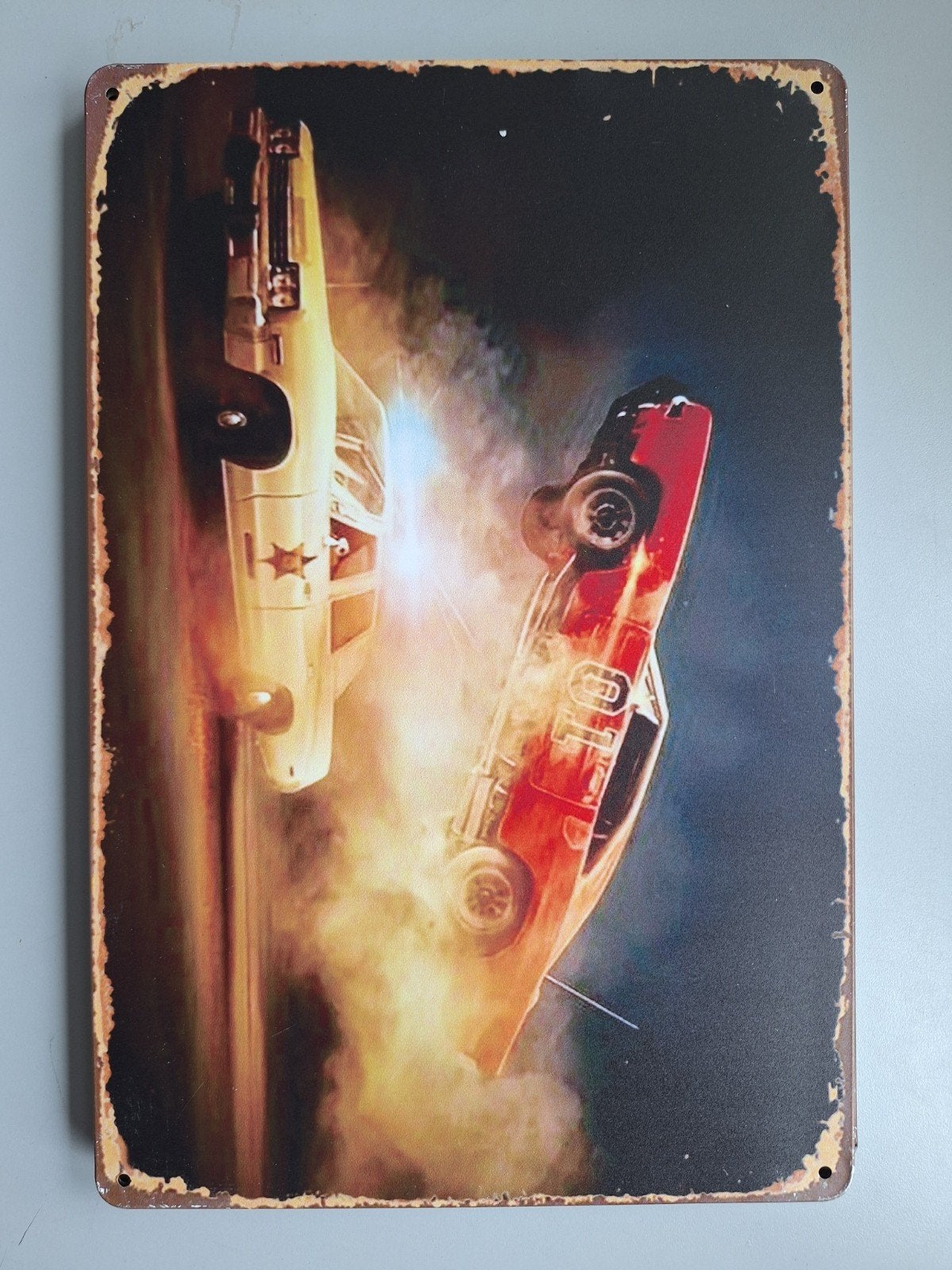 Vintage metalen wanddecoratie: Raceauto's in actie, Ophalen of Verzenden, Nieuw