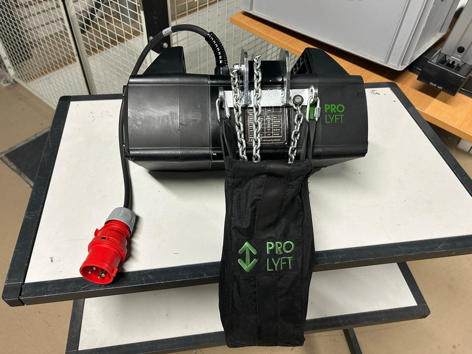 Prolyft Aetos motor takel DC D8+ 125kg/250kg 5m, Ophalen, Zo goed als nieuw, Licht