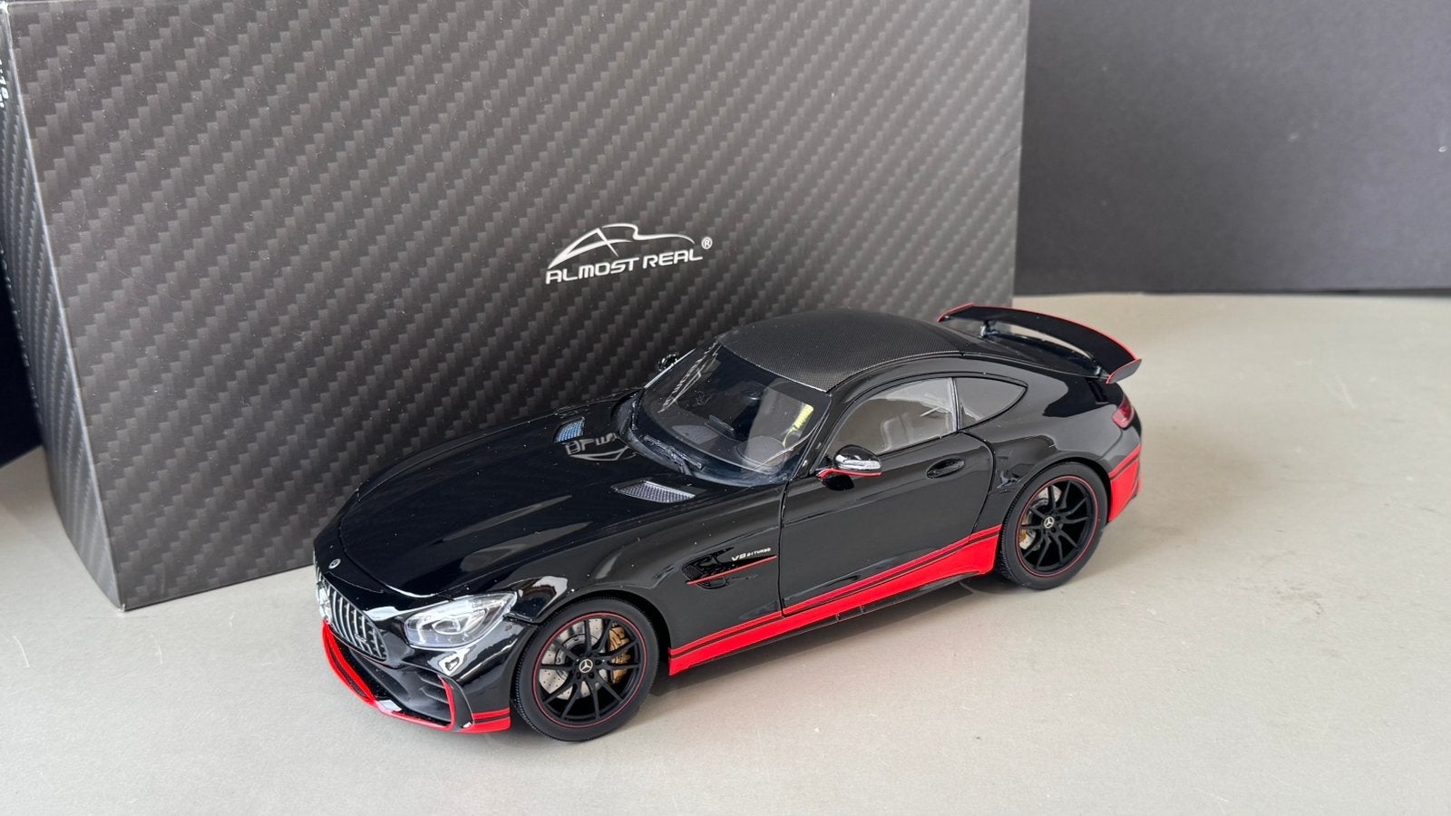 Mercedes Benz AMG GTR  2017 Almost real, Hobby en Vrije tijd, Modelauto's | 1:18, Ophalen of Verzenden, Gebruikt, Auto, Overige merken