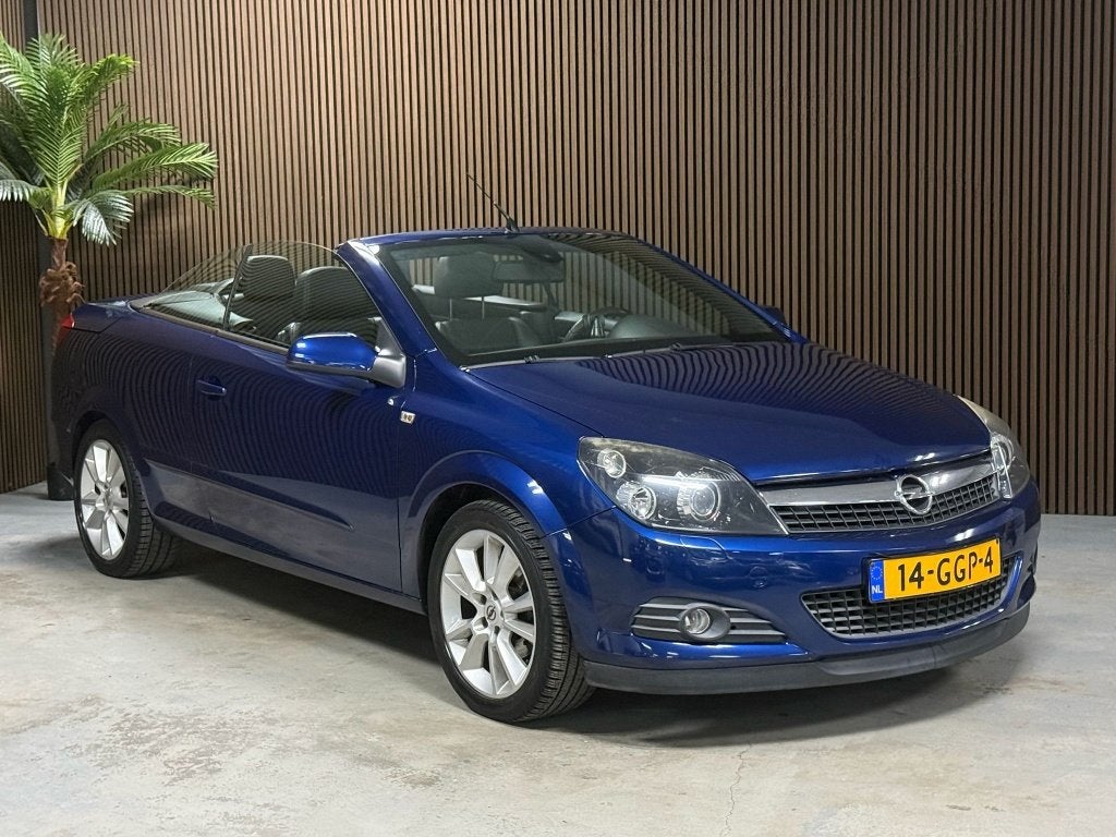 Opel Astra TwinTop 1.8 Temptation (bj 2008, automaat), Gebruikt, 4 cilinders, Cabriolet, 1796 cc