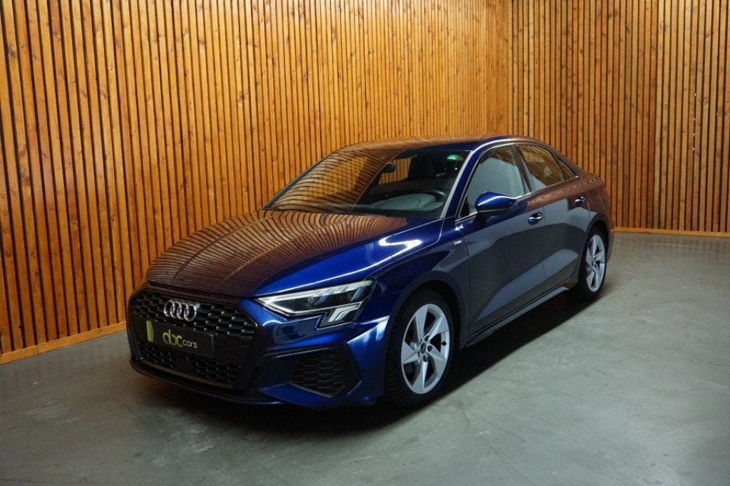 Audi A3 LIMOUSINE 35 TFSI S-EDITION AUTOMAAT, 4 cilinders, Blauw, Bedrijf, Sedan