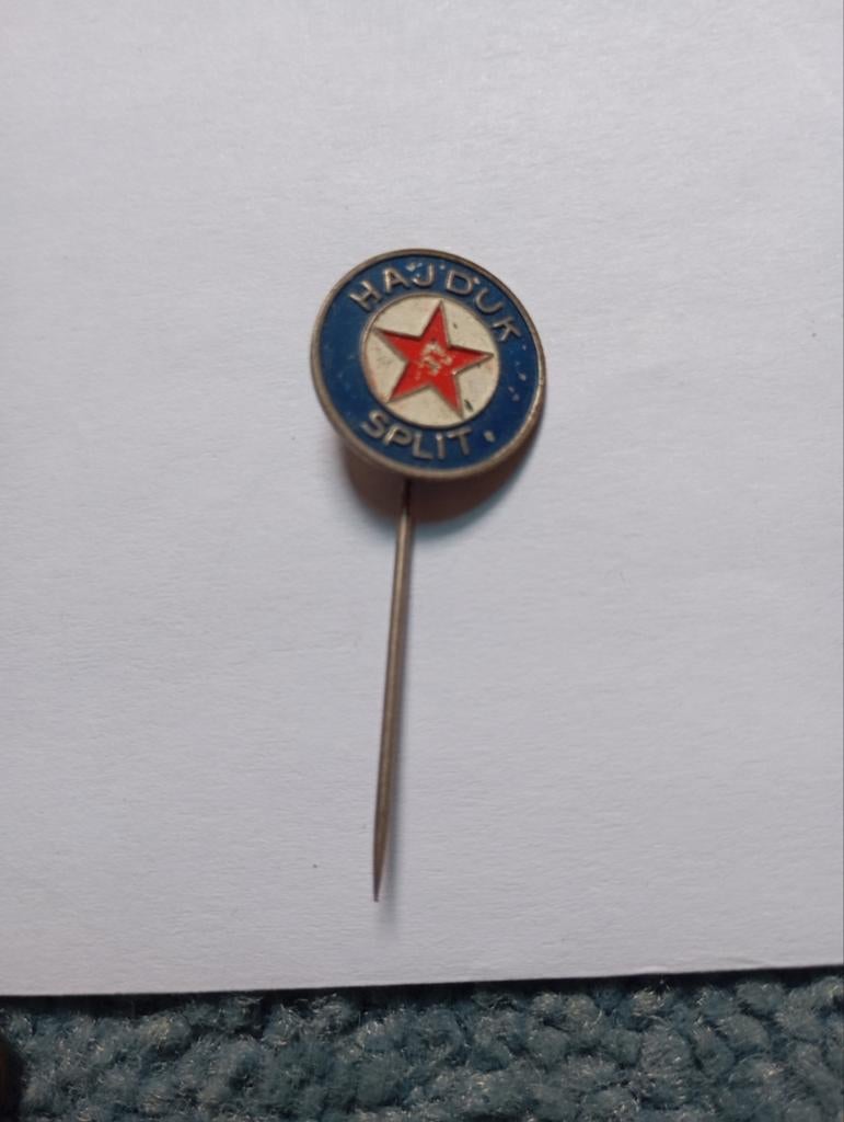 Vintage Hajduk Split Voetbal Speld, Verzamelen, Sportartikelen en Voetbal, Ophalen of Verzenden, Buitenlandse clubs